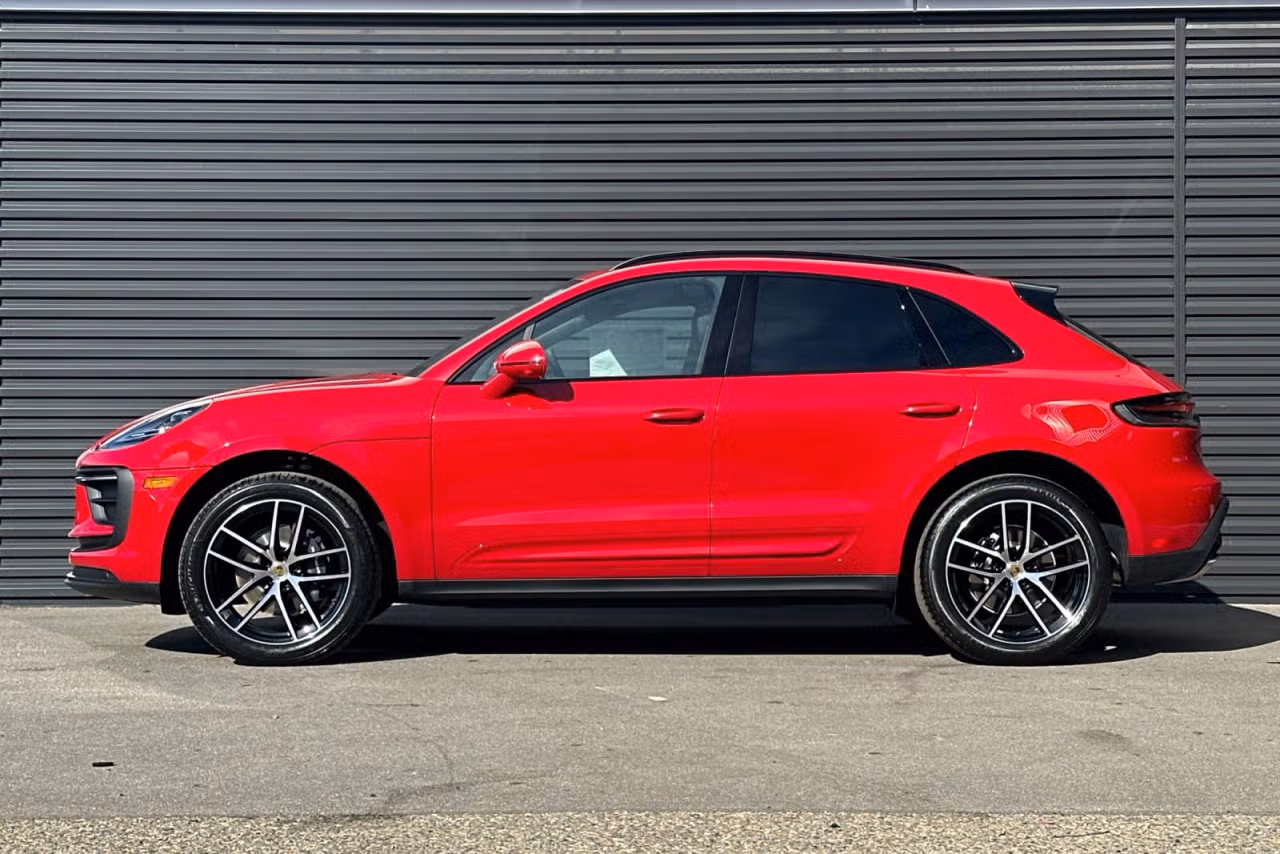 2026 Porsche Macan Base - Photo 12