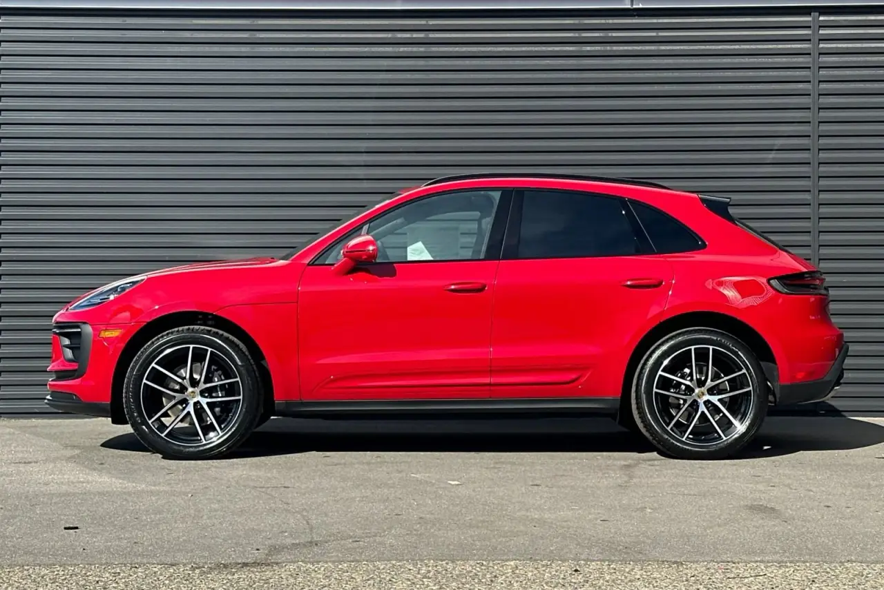 2026 Porsche Macan Base - Photo 16