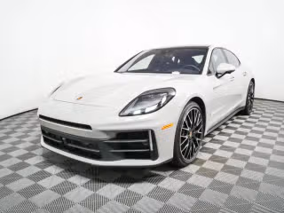 2024 Porsche Panamera 4's photo