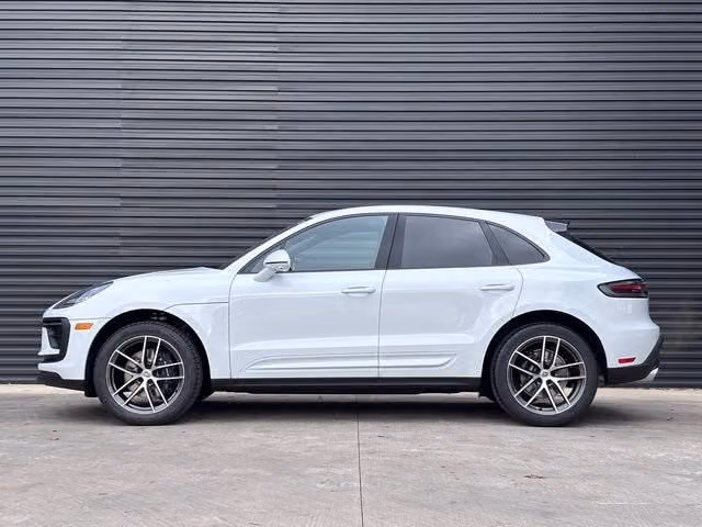 2026 Porsche Macan Base - Photo 11