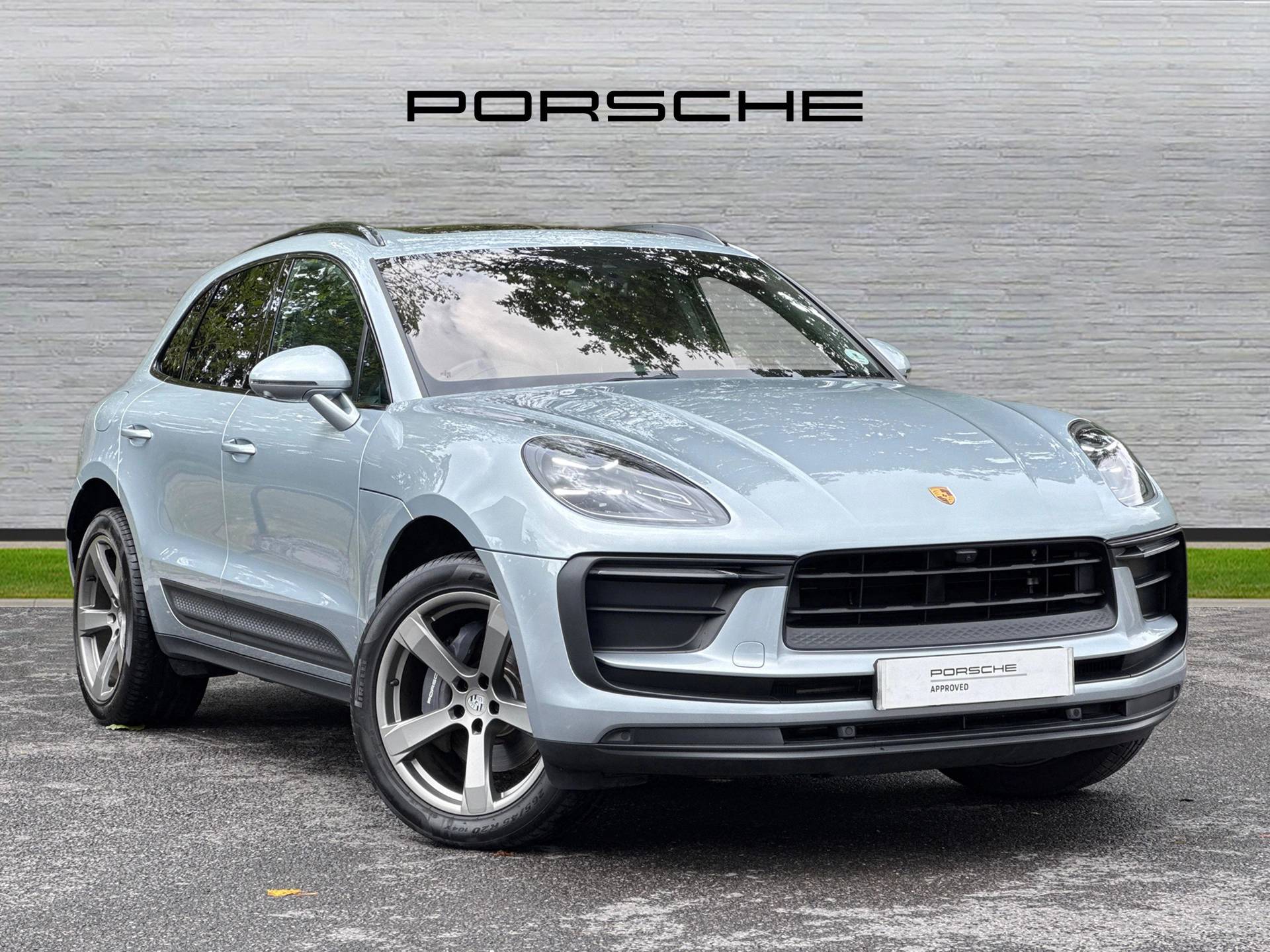 Macan, photo 1 of 38
