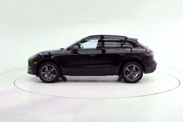 2026 Porsche Macan T - Photo 10