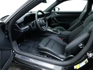 2025 Porsche 911 - Photo 29