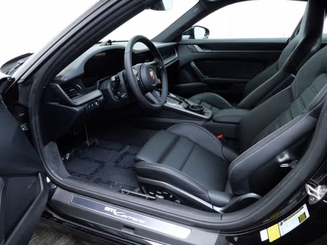 2025 Porsche 911 - Photo 26