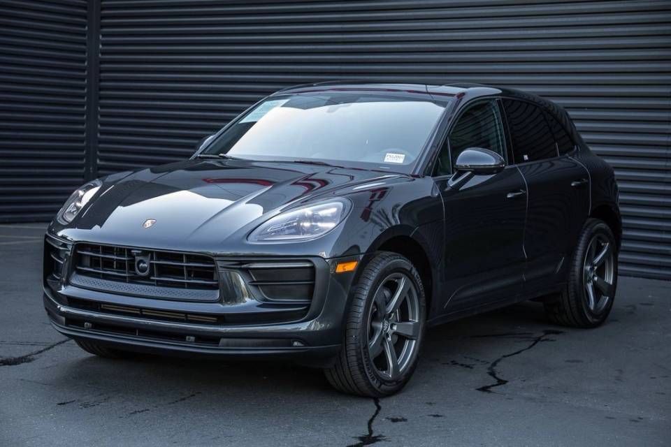 2025 Porsche Macan T