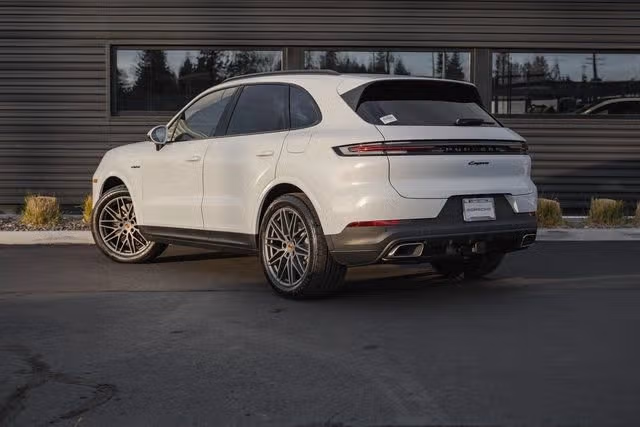 2026 Porsche Cayenne E-Hybrid - Photo 20