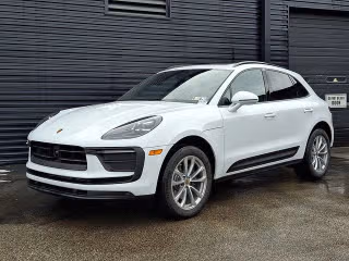 2025 Porsche Macan T's photo