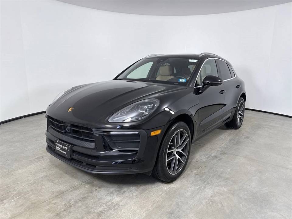 2025 Porsche Macan Base