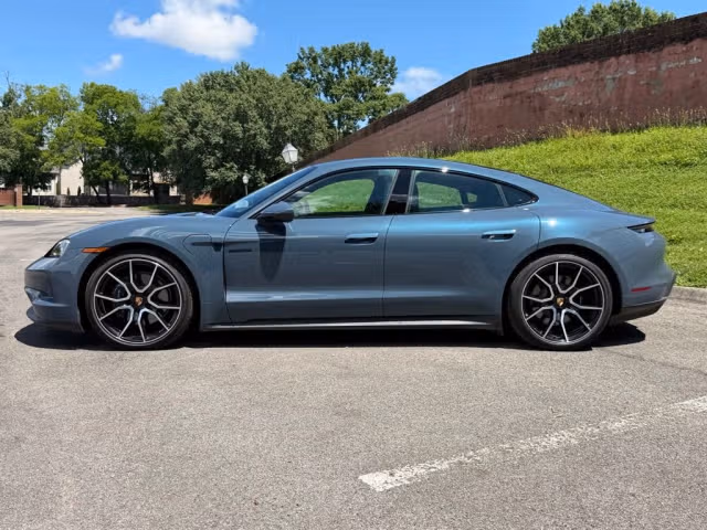 2025 Porsche Taycan Base - Photo 10