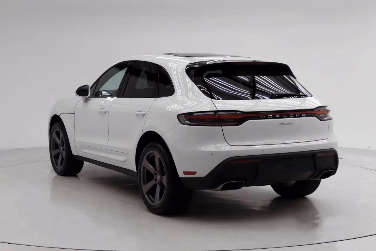 2026 Porsche Macan T - Photo 20