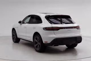 2026 Porsche Macan T - Photo 17