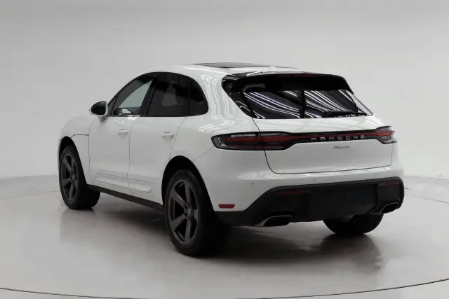 2026 Porsche Macan T - Photo 22