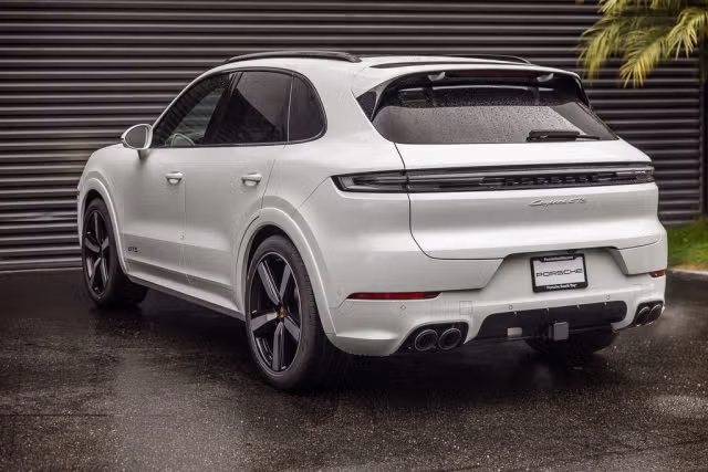 2026 Porsche Cayenne GTS - Photo 18