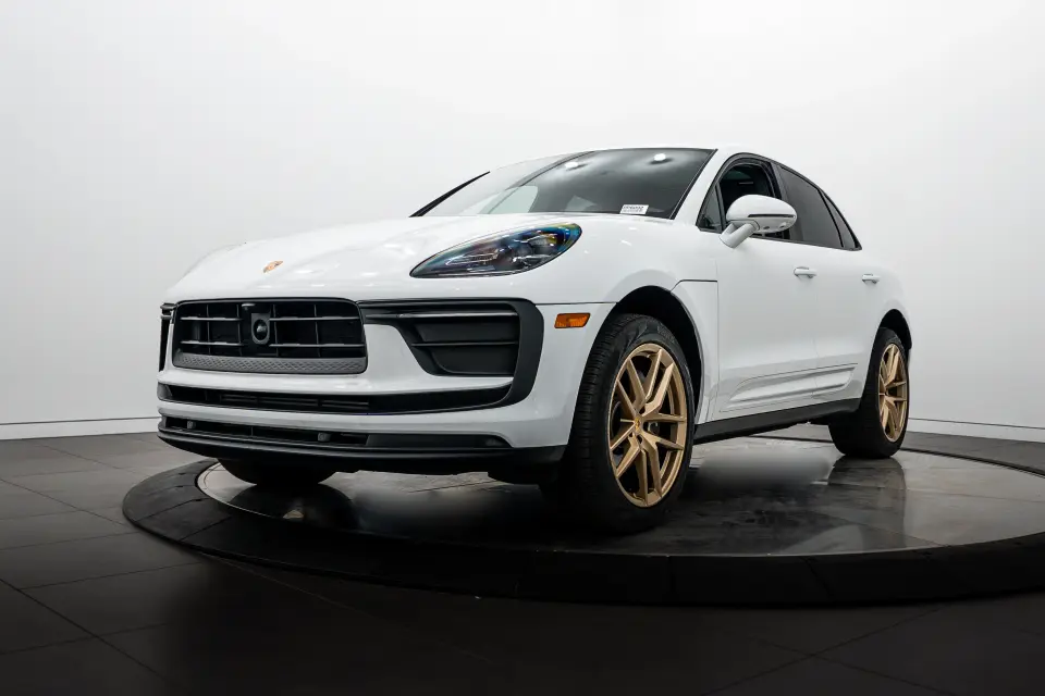 2025 Porsche Macan Base - Photo 7