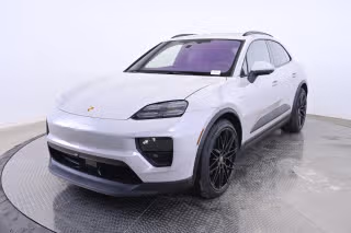 2026 Porsche Macan Macan 4 Electric's photo