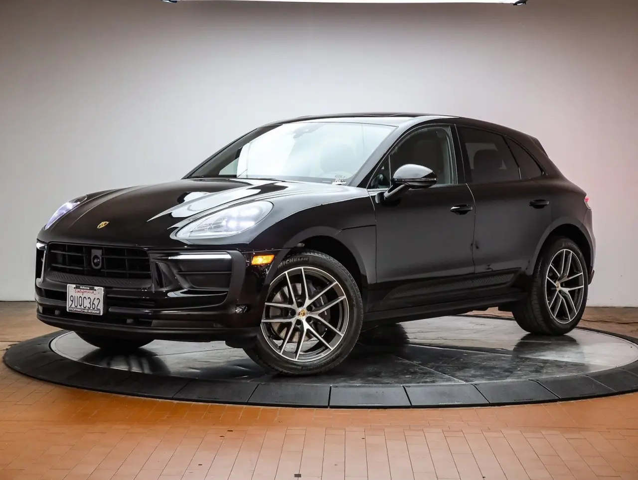 2025 Porsche Macan Base - Photo 8