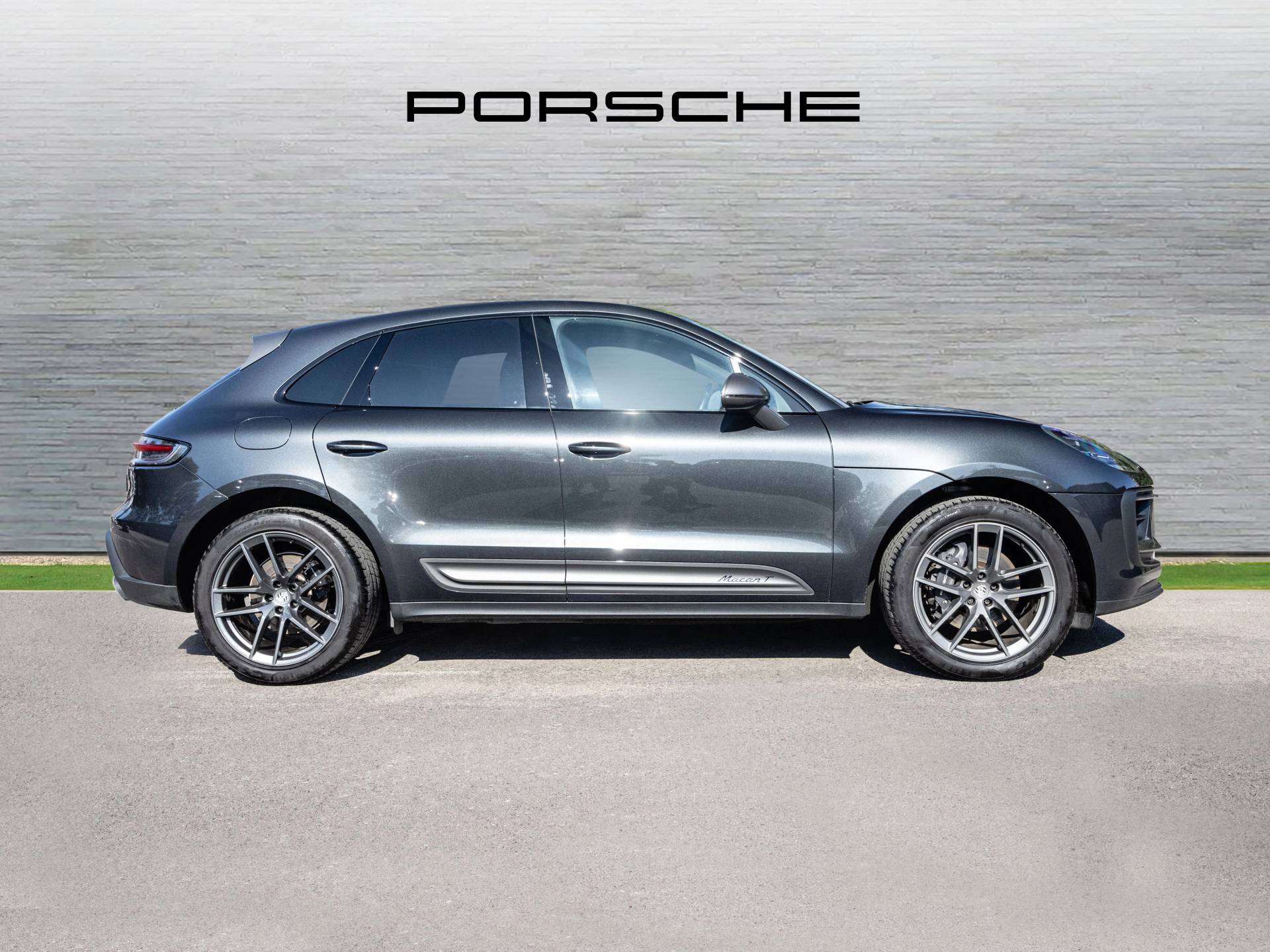 Macan T, photo 2 of 47