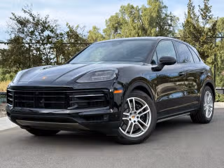 2025 Porsche Cayenne S's photo