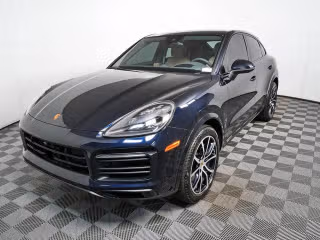 2023 Porsche Cayenne S's photo