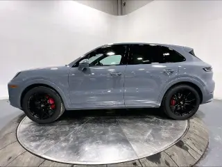 2026 Porsche Cayenne S - Photo 13