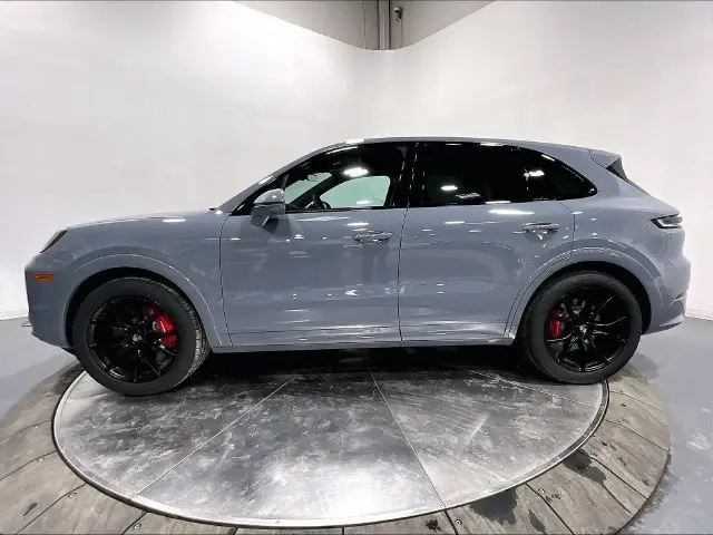 2026 Porsche Cayenne S - Photo 15