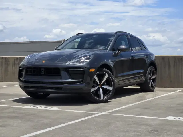 2025 Porsche Macan - Photo 6