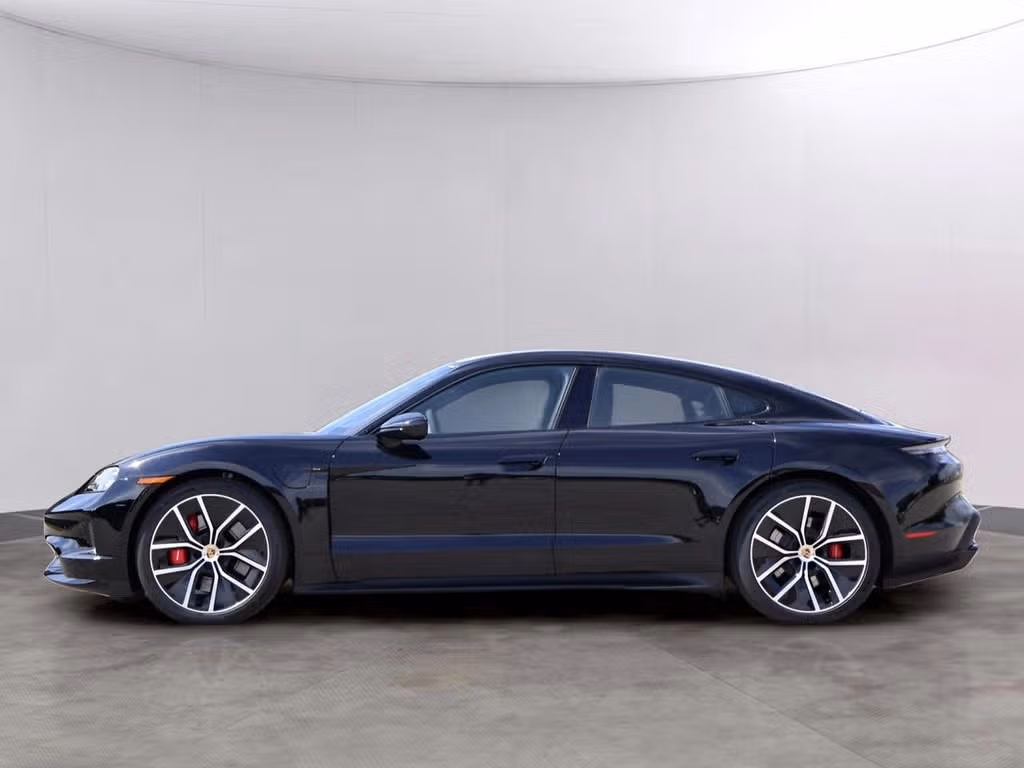 2025 Porsche Taycan GTS - Photo 12