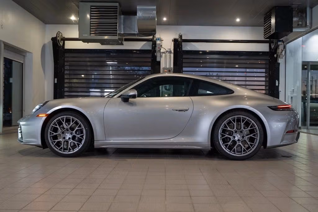 2026 Porsche 911 - Photo 12