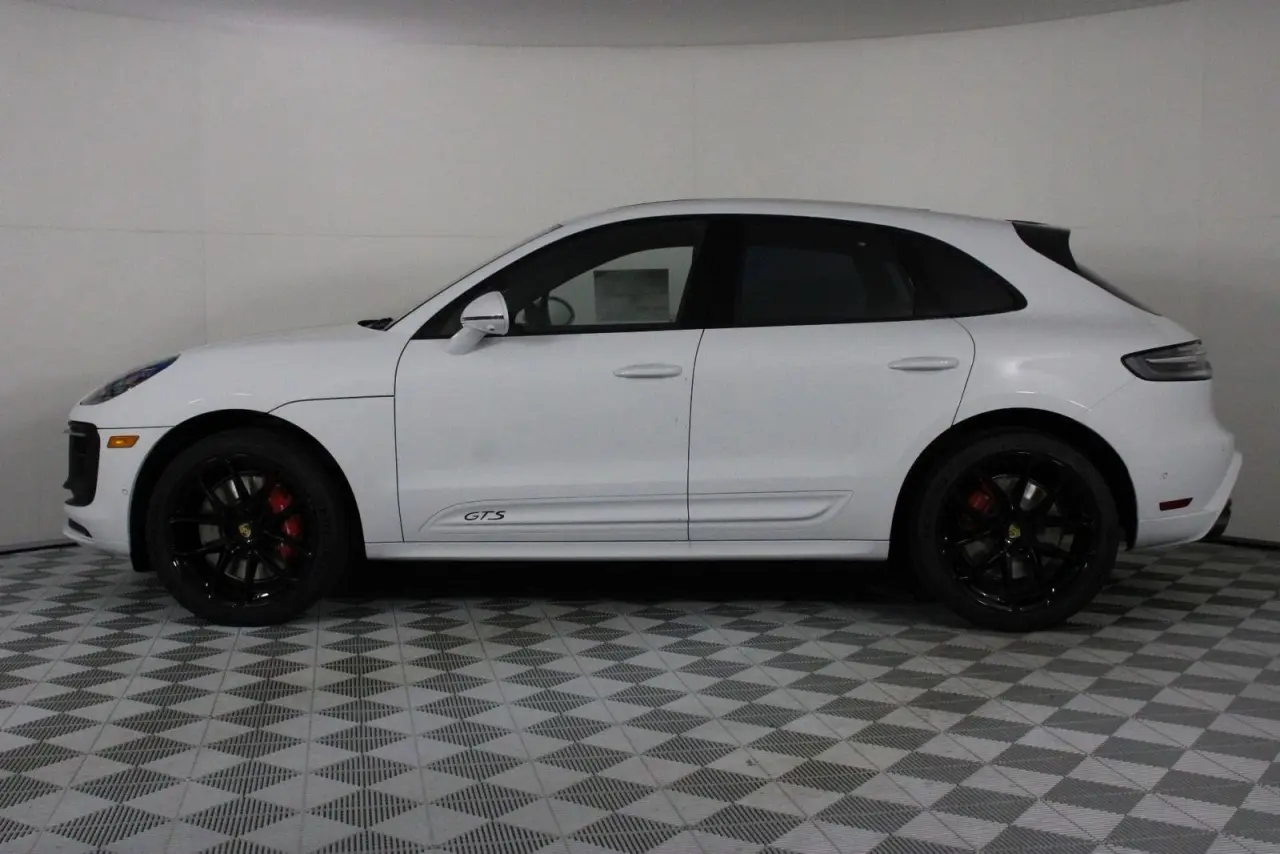 2026 Porsche Macan GTS - Photo 16