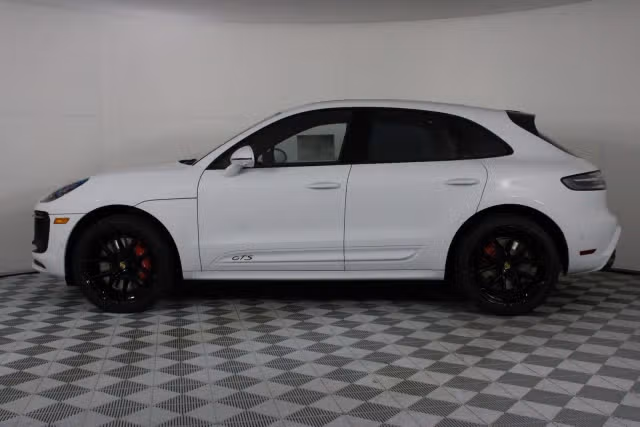 2026 Porsche Macan GTS - Photo 10