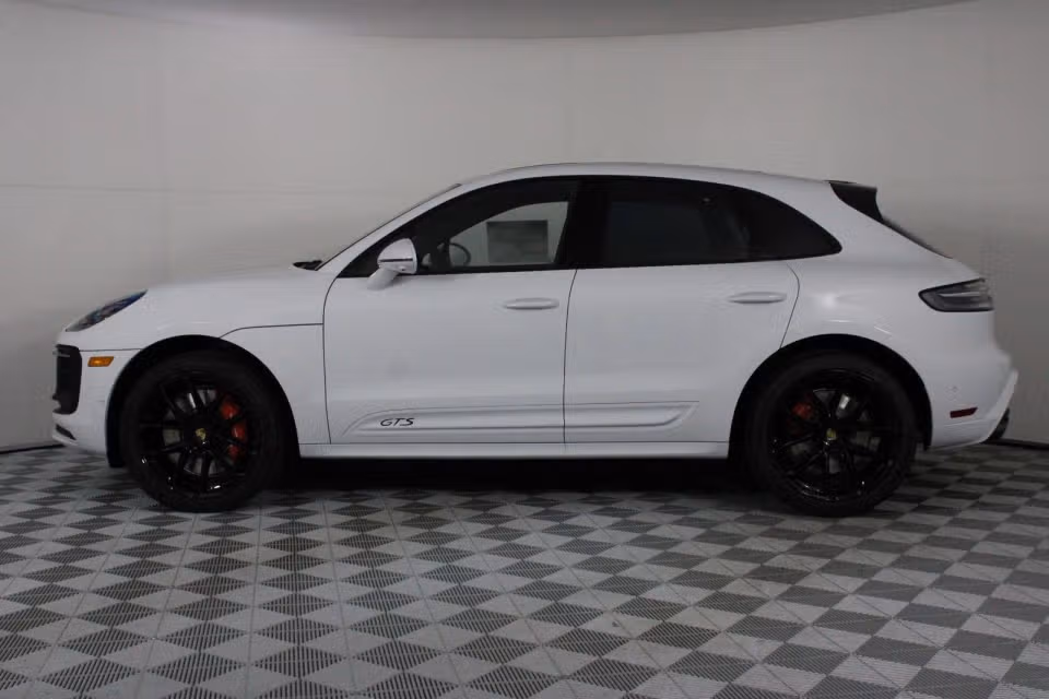 2026 Porsche Macan GTS - Photo 11