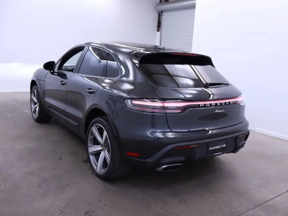 2025 Porsche Macan - Photo 23