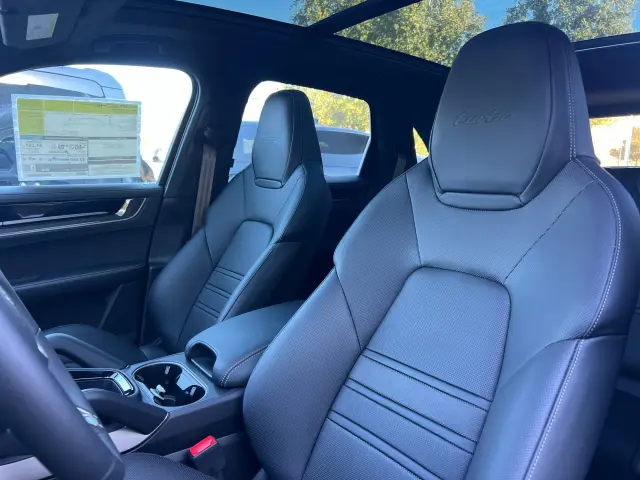 2026 Porsche Cayenne Turbo E-Hybrid - Photo 38