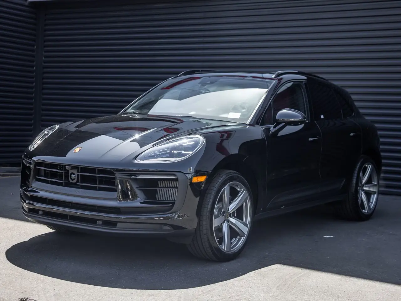 2026 Porsche Macan S - Photo 8