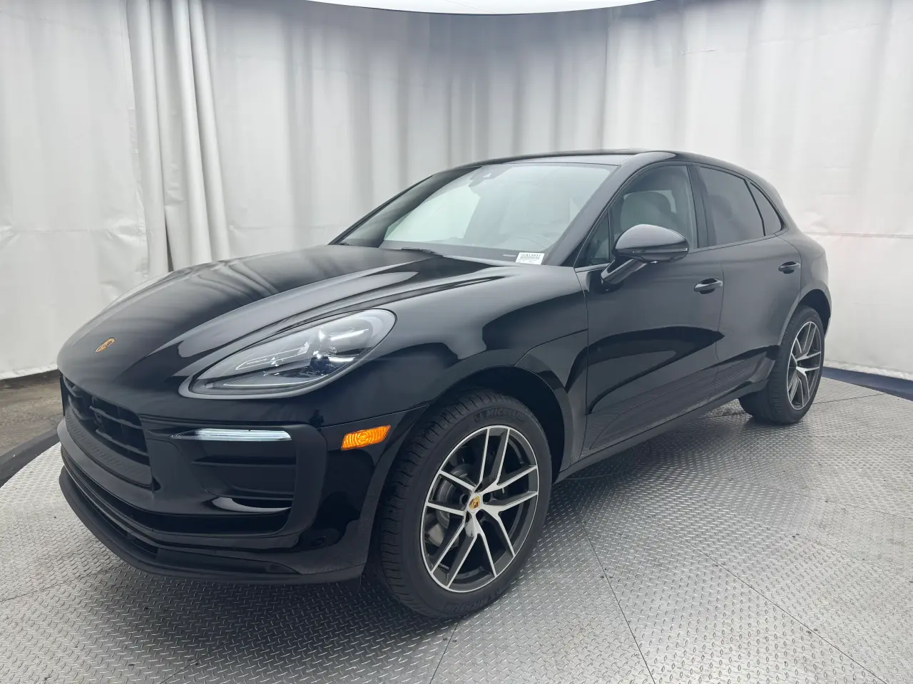 2025 Porsche Macan Base - Photo 8