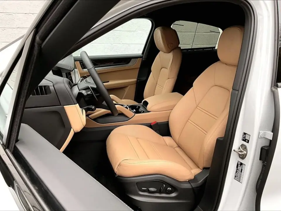 2026 Porsche Cayenne Coup E-Hybrid - Photo 39