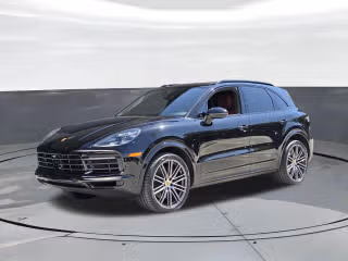 2023 Porsche Cayenne S's photo