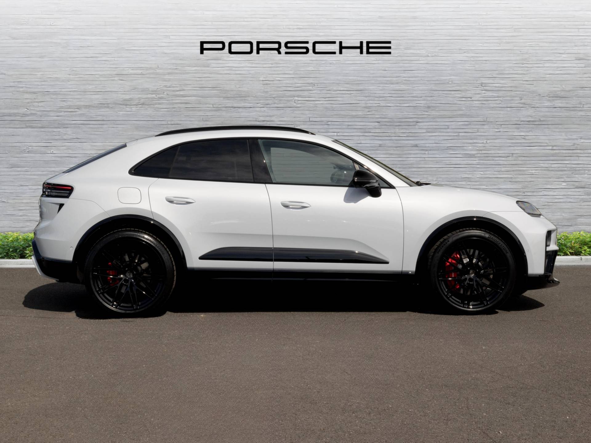 Macan Turbo, photo 2 of 79