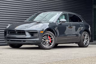 2023 Porsche Macan S's photo
