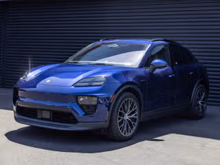 2025 Porsche Macan Macan 4 Electric's photo