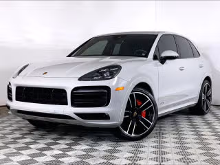 2022 Porsche Cayenne GTS's photo