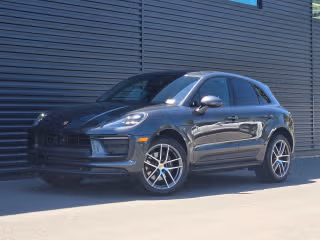 2025 Porsche Macan -'s photo