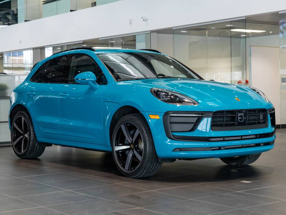 Buy used Porsche Macan at Porsche Centre North Toronto