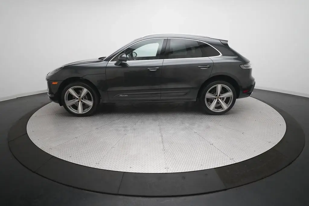 2026 Porsche Macan T - Photo 16