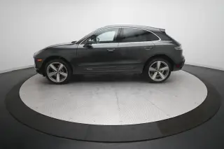 2026 Porsche Macan T - Photo 13