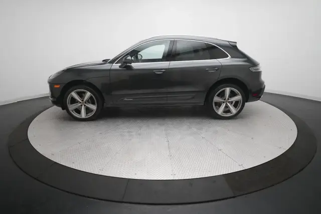 2026 Porsche Macan T - Photo 14