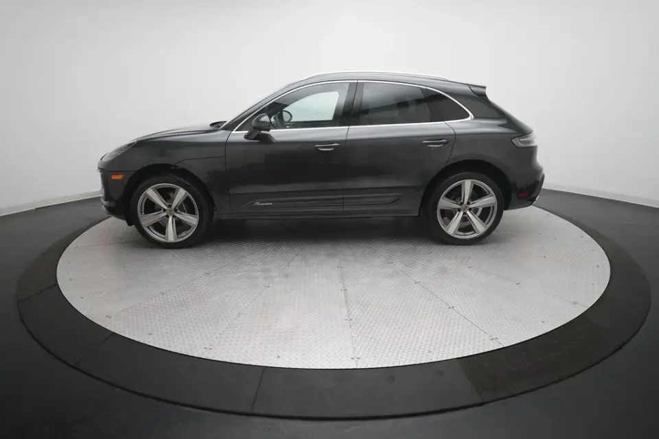 2026 Porsche Macan T - Photo 15