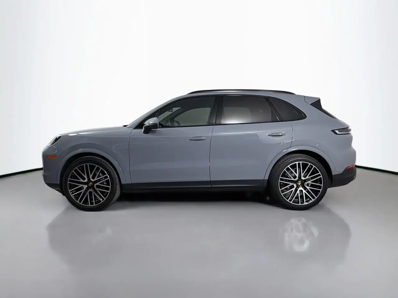 2025 Porsche Cayenne Base - Photo 16