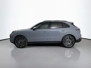 2025 Porsche Cayenne Base - Photo 13