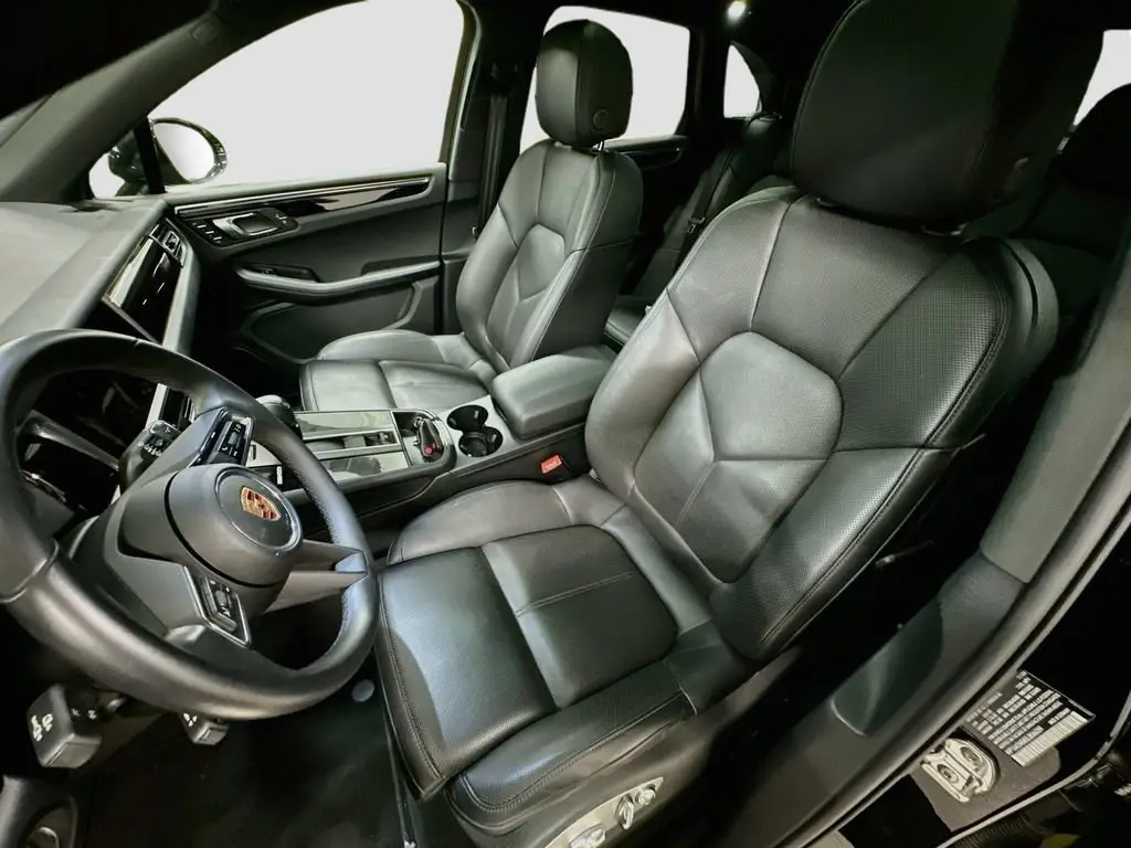 2025 Porsche Macan Base - Photo 40